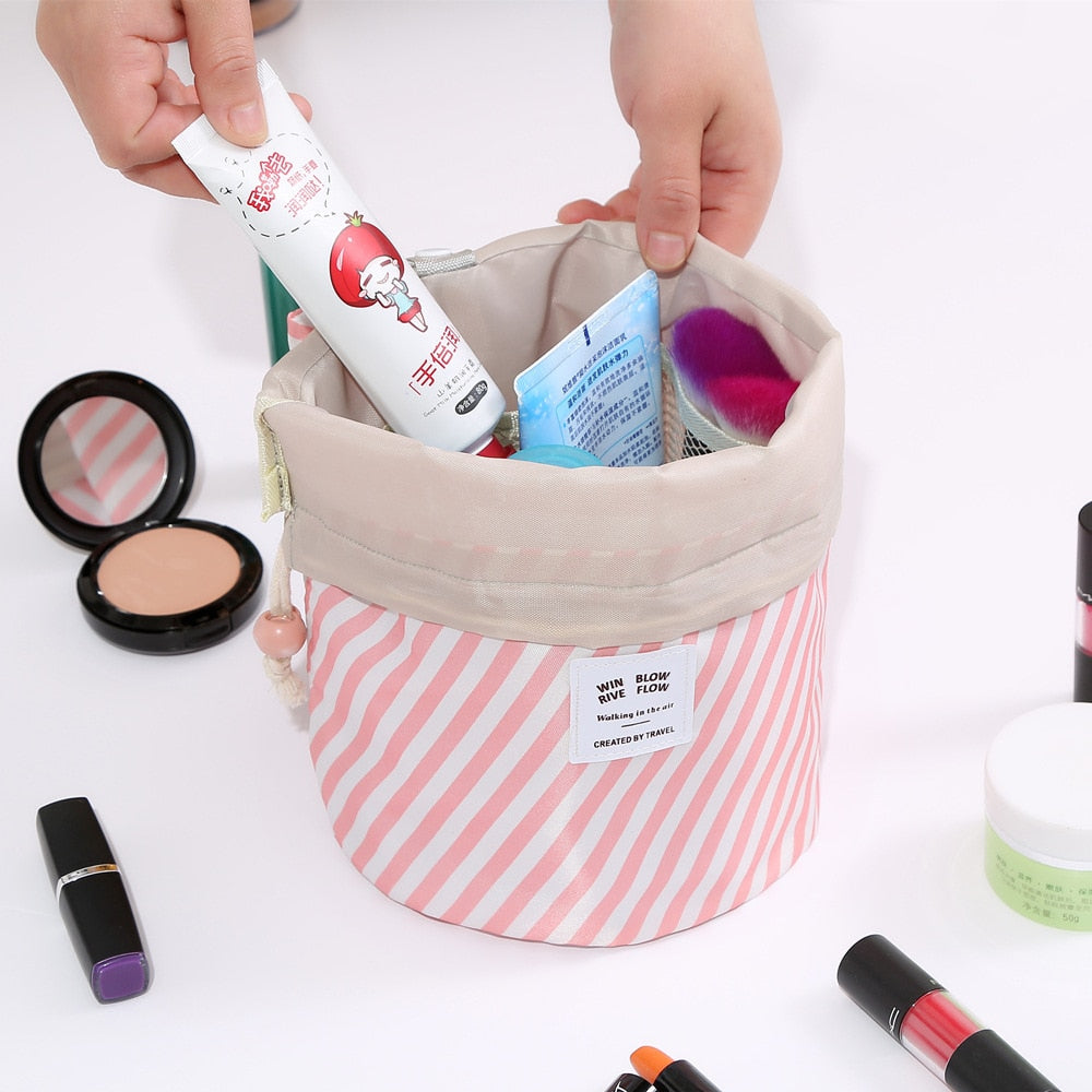 Round Make-up Accessories or Toiletries Bag On-the-Go or for Travel
