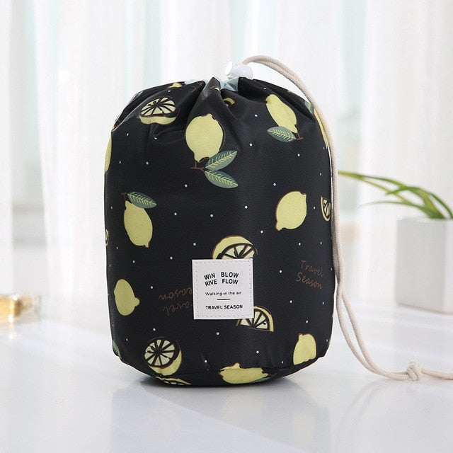 Round Make-up Accessories or Toiletries Bag On-the-Go or for Travel