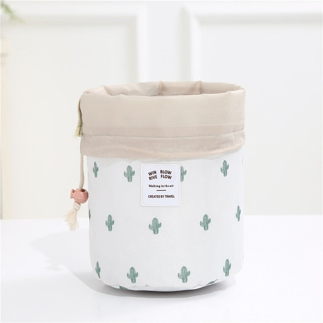 Round Make-up Accessories or Toiletries Bag On-the-Go or for Travel