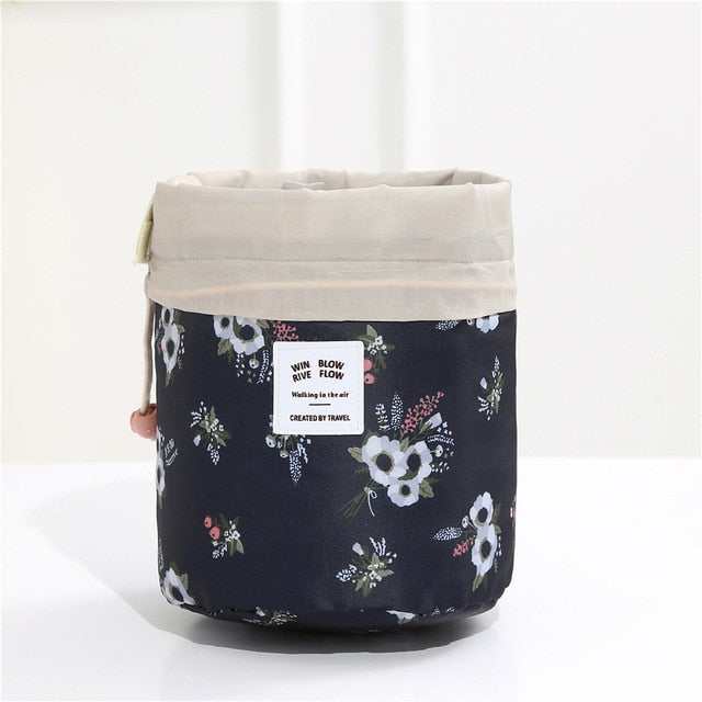 Round Make-up Accessories or Toiletries Bag On-the-Go or for Travel