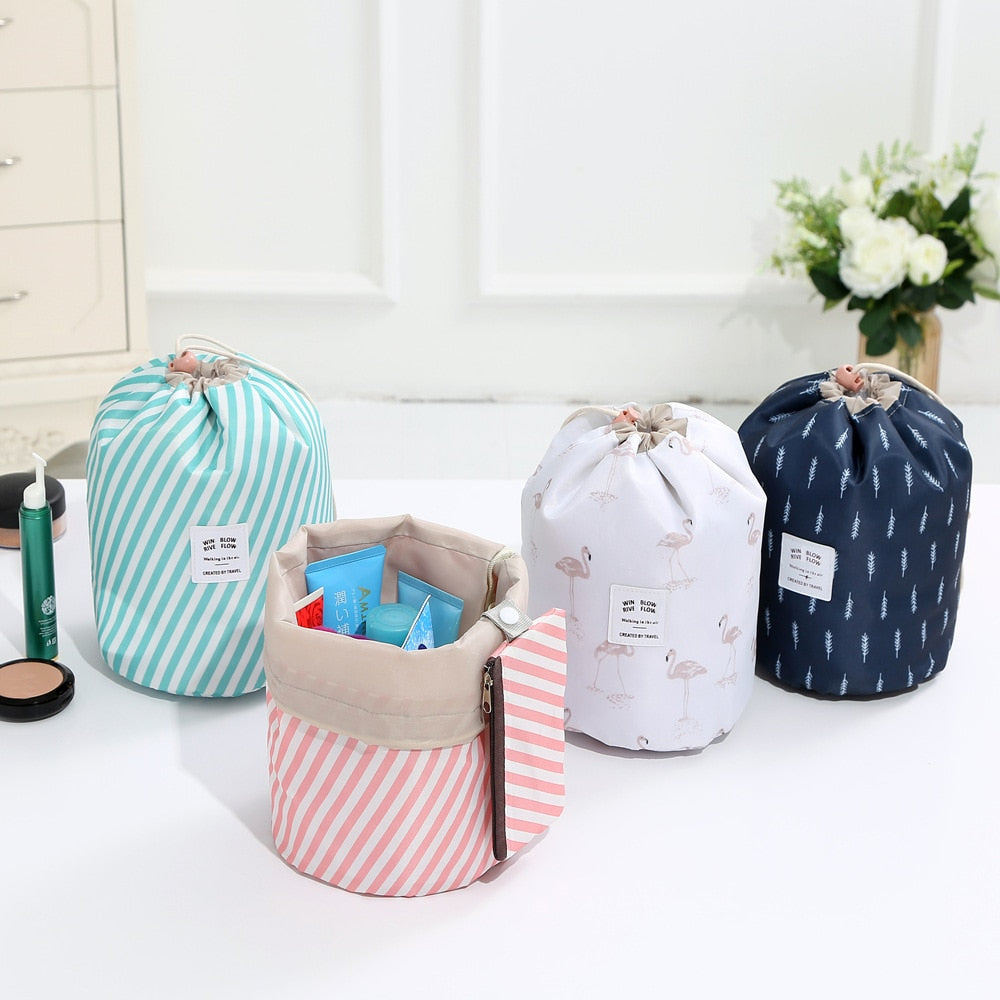 Round Make-up Accessories or Toiletries Bag On-the-Go or for Travel