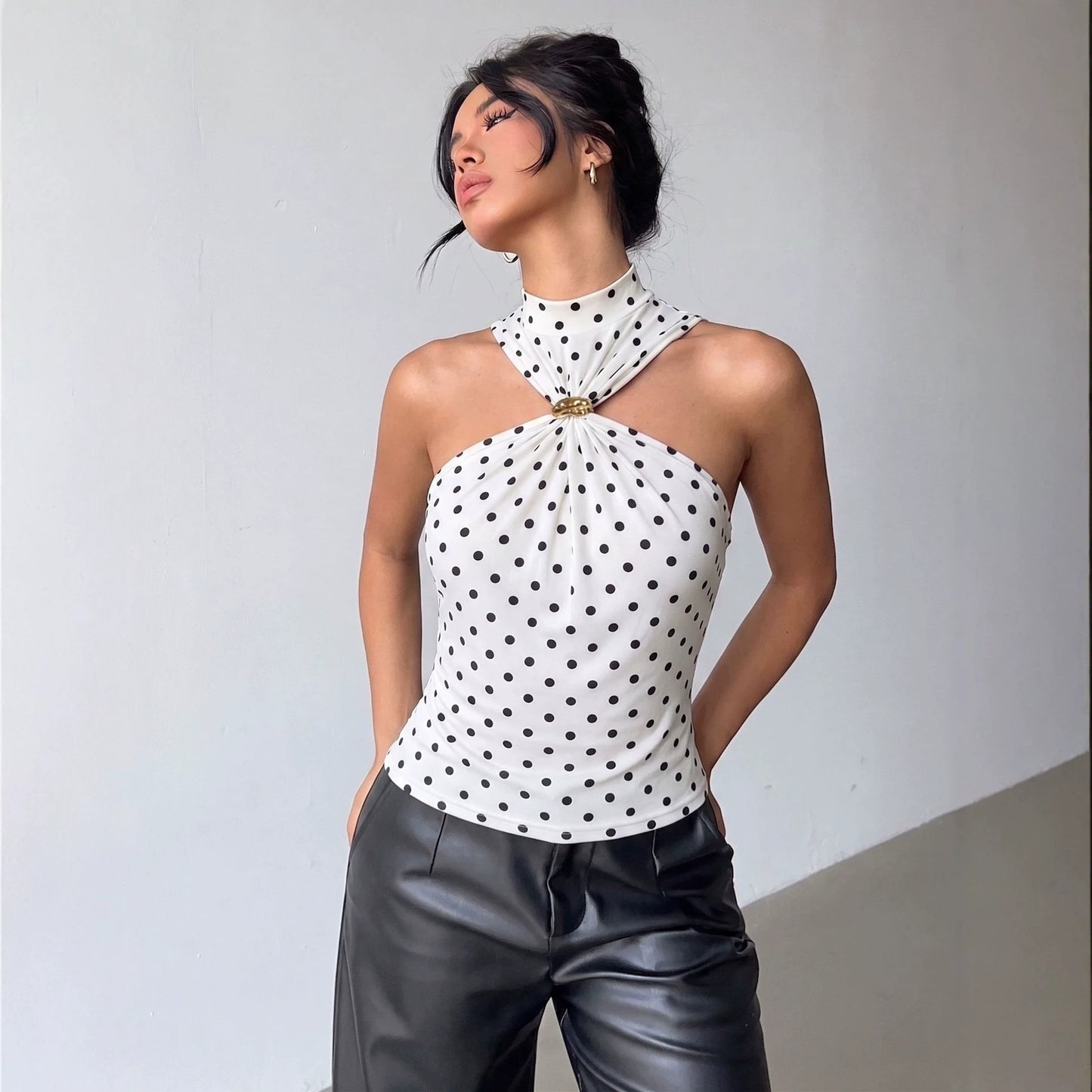Wave Point Hanging Neck Sleeveless Top